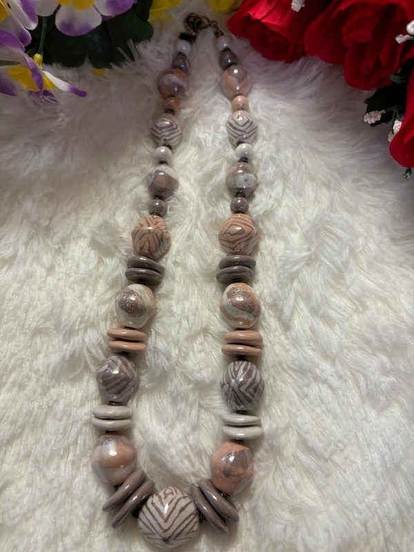 Collier en céramique multi couleur longueur 46cm – Image 3
