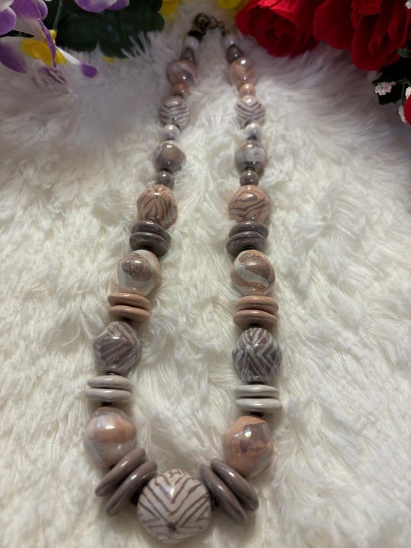 Collier en céramique multi couleur longueur 46cm – Image 4