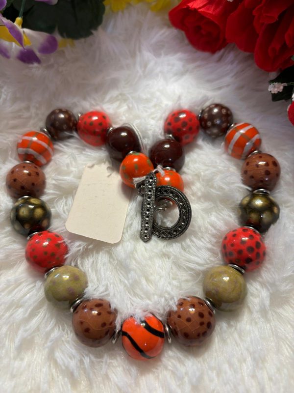 Collier en céramique chic et tendance multi couleur, longueur 43cm – Image 3