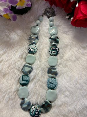Collier multi couleurs bleu en céramique