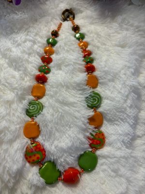 Collier multicolore vert, orange en céramique / 45 cm