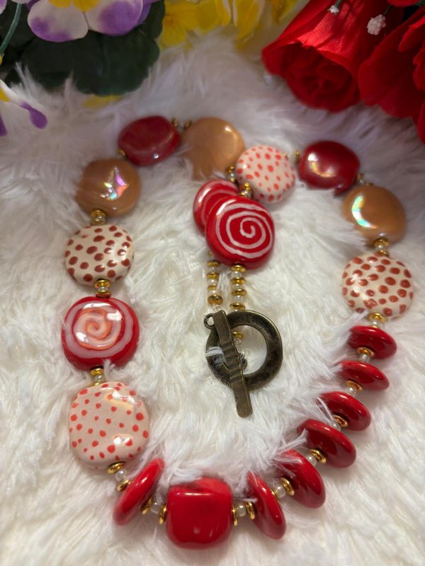 Collier multicolore rouge et marron en céramique  /45 cm – Image 2