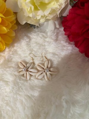 Boucles d'oreilles en cauris ( coquillage) Blanc