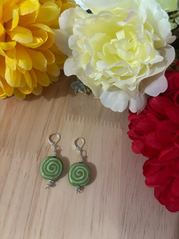 Boucles d'oreilles en céramique vertes – Image 4