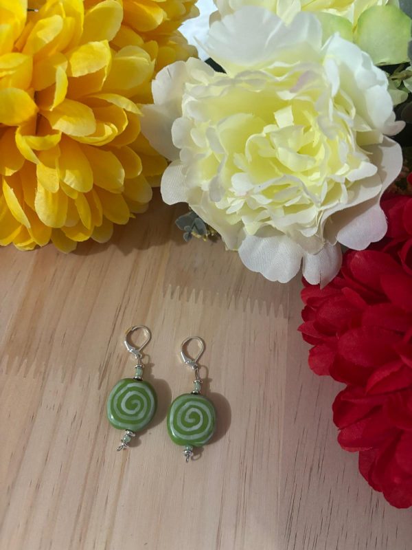 Boucles d'oreilles en céramique vertes – Image 5