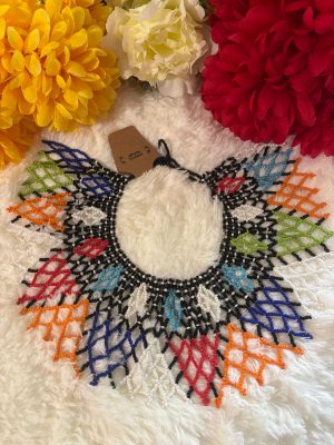 Collier royal style Massai multi couleurs longueur 44cm