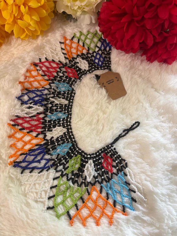 Collier royal style Massai multi couleurs longueur 44cm – Image 5