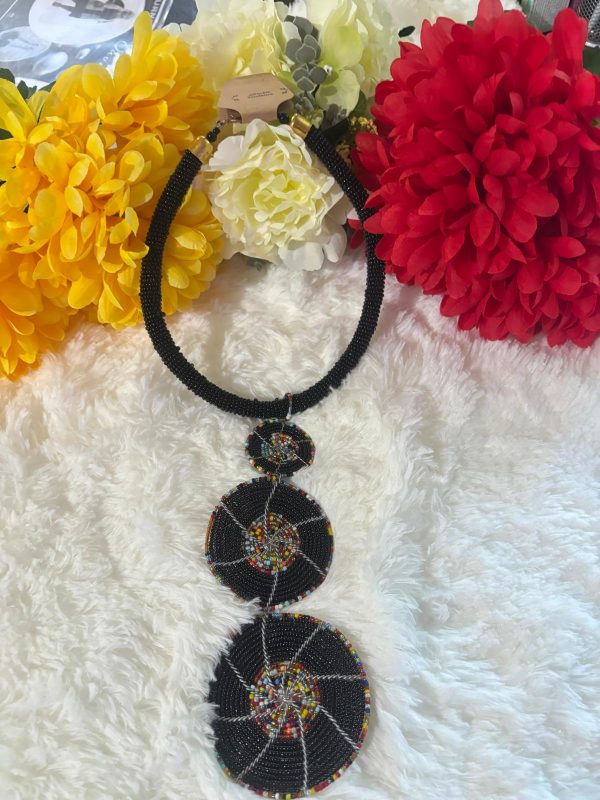 Collier chic et Tendance en perles de verre Noir
