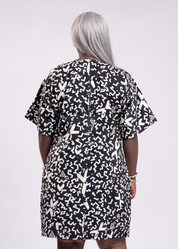 Robe droite 3/4 en tissus et bogolan blanc noir très élégante. Taille 40-42 – Image 5