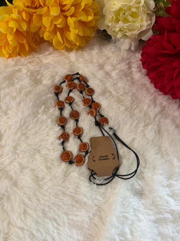 Sautoir en céramique marron, taille ajustable, chic et tendance – Image 3