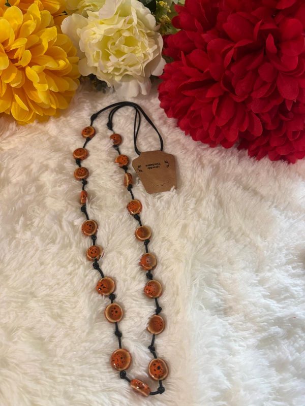 Sautoir en céramique marron, taille ajustable, chic et tendance – Image 4